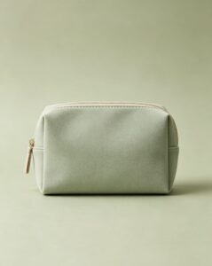Simple makeup bag