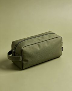 Outdoor travel toiletry bag