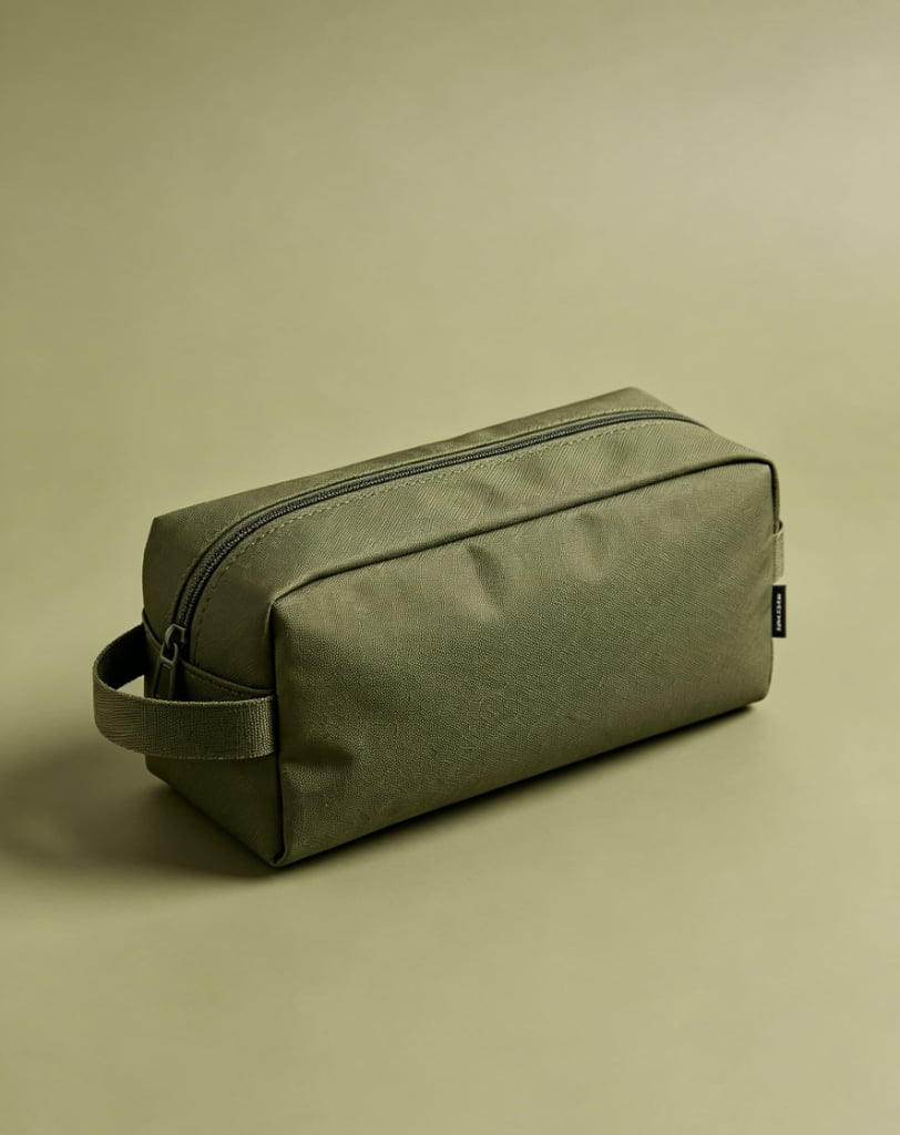 Outdoor travel toiletry bag